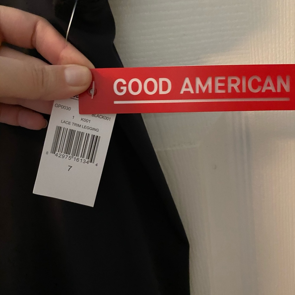 Good American Capris Mesh Detail Leggings